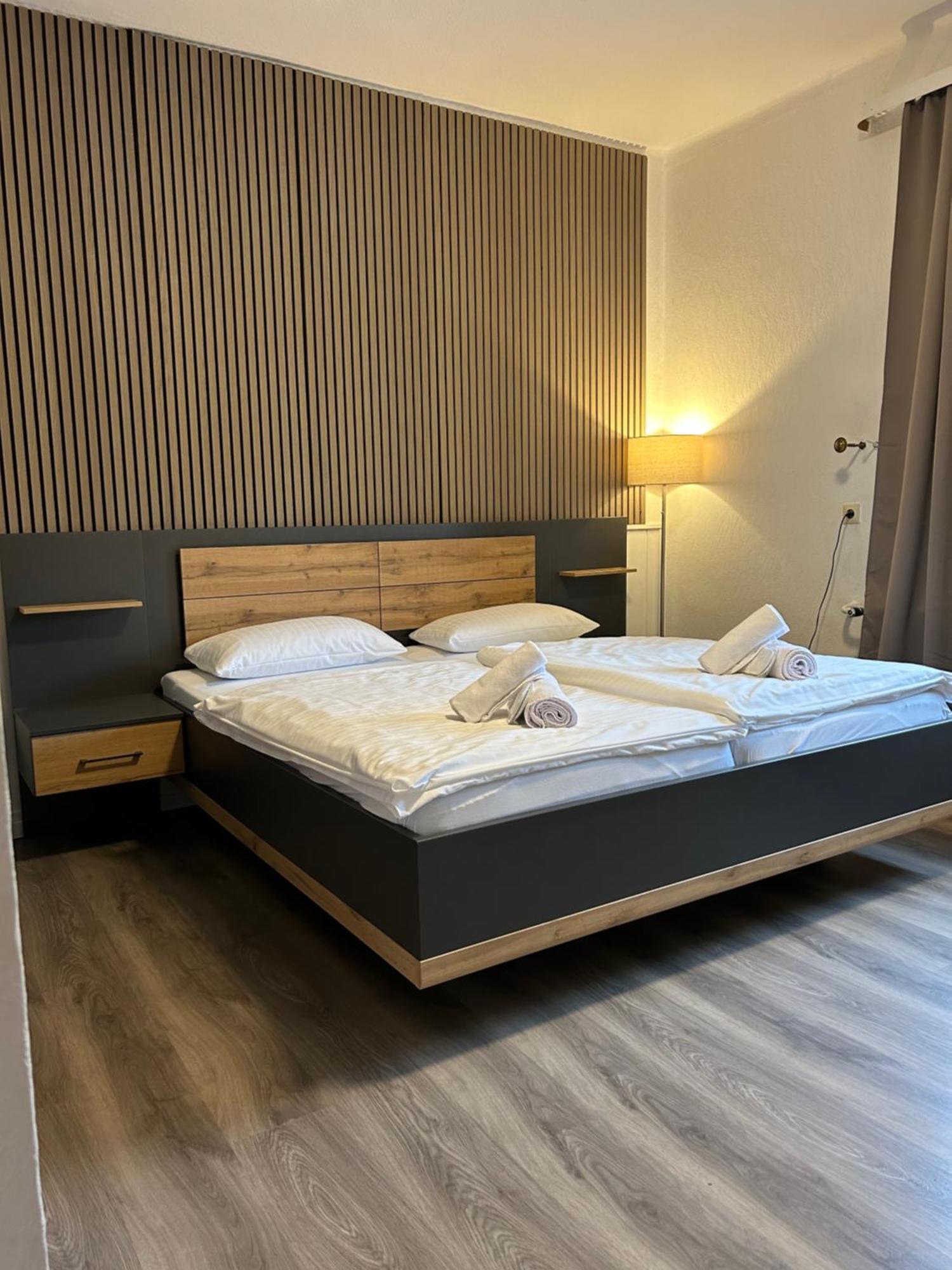 Riverside Airport Hotel ケルステルバッハ エクステリア 写真