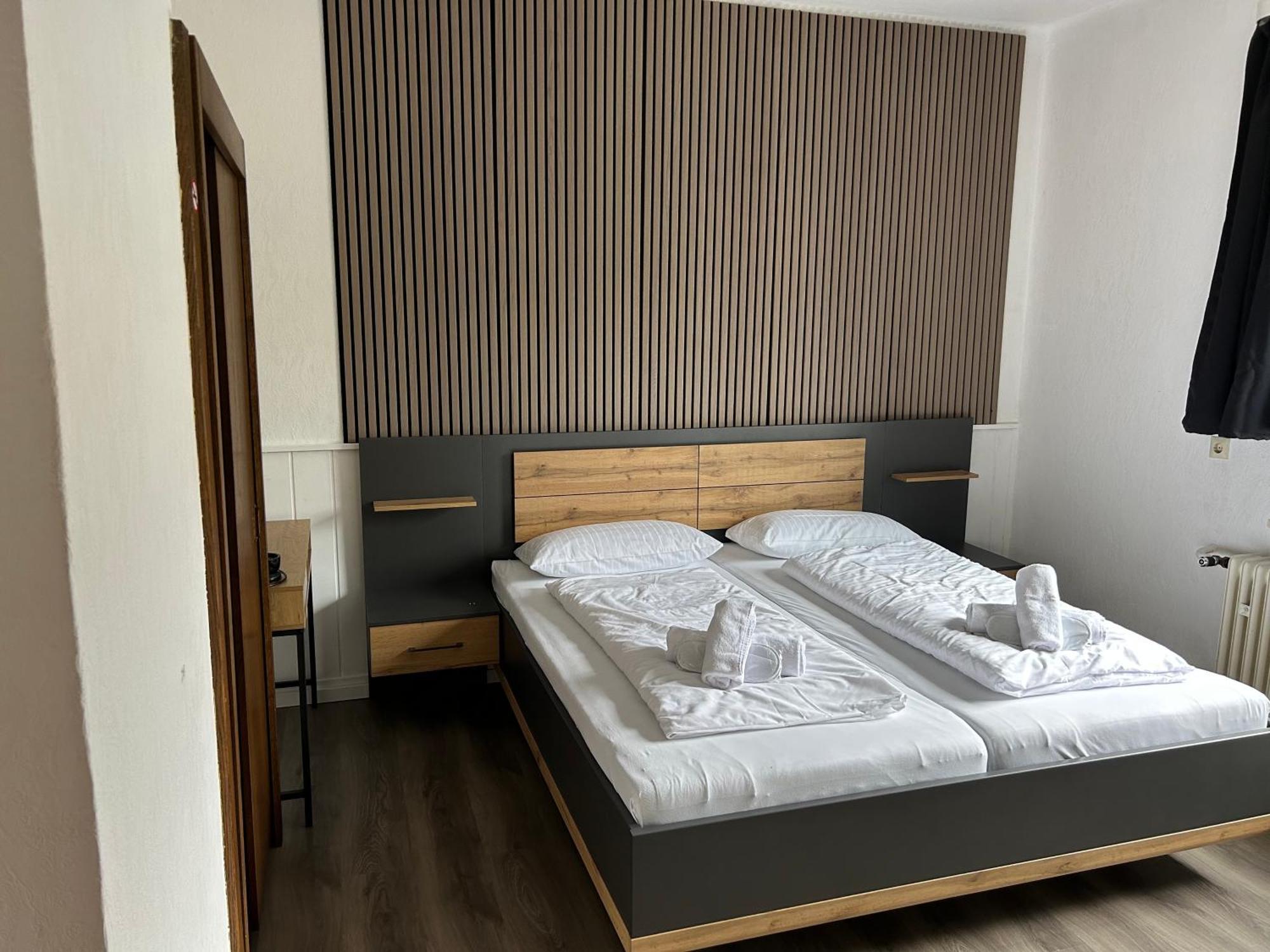 Riverside Airport Hotel ケルステルバッハ エクステリア 写真